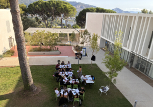 La classe sur l'herbe à La Cadenelle